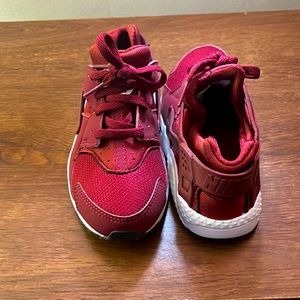 Kid huarache sneakers